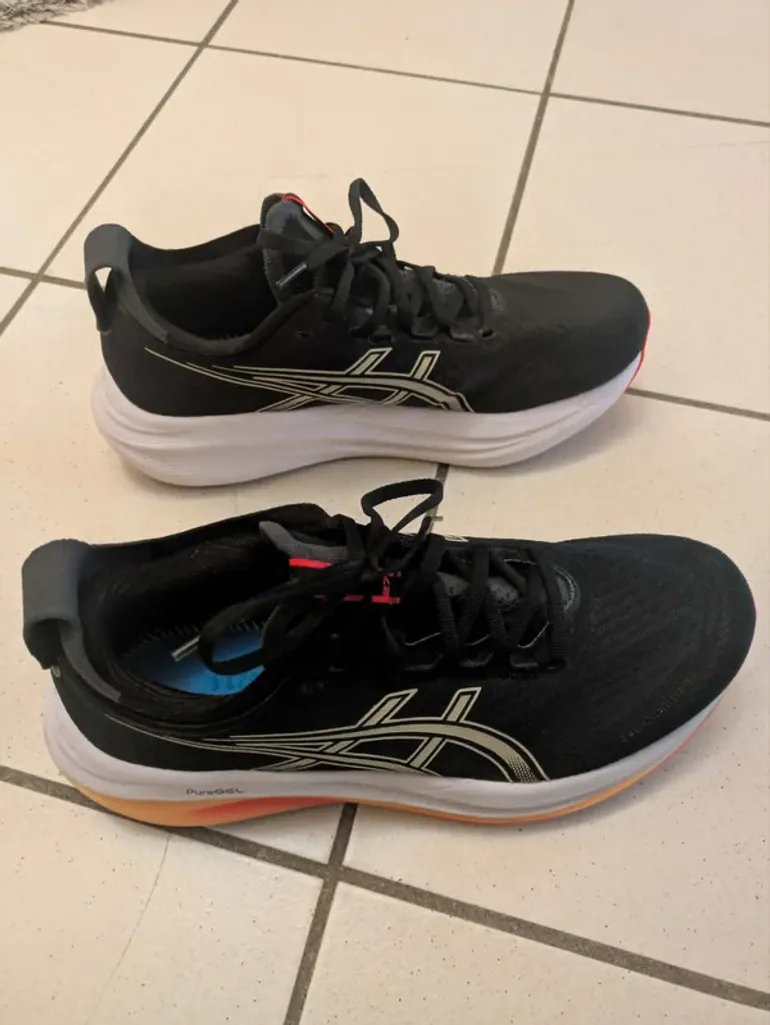 Tweedehands Asics Gel Nimbus 27 bike — afbeelding 2 van 5
