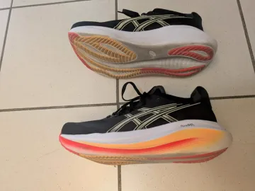 Tweedehands Asics Gel Nimbus 27 bike — afbeelding 4 van 5
