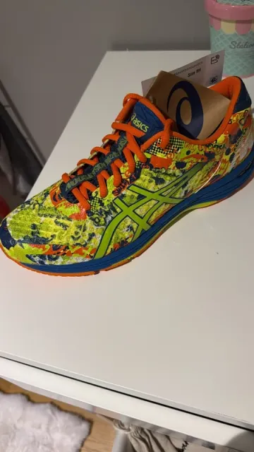 Used Asics Running Shoes bike — image 2 of 4