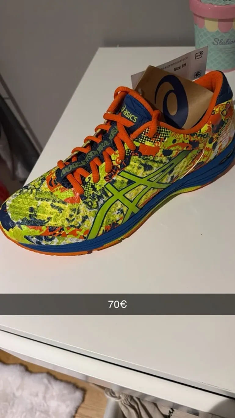 Used Asics Running Shoes bike — image 4 of 4