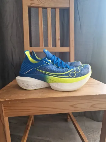 Used Saucony Endorphin Élite 2 bike — image 1 of 4