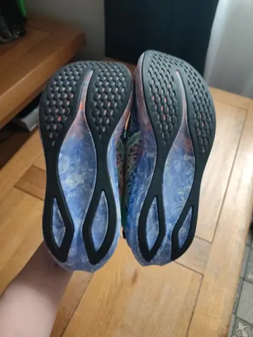 Used Asics Running Shoes bike — image 5 of 6