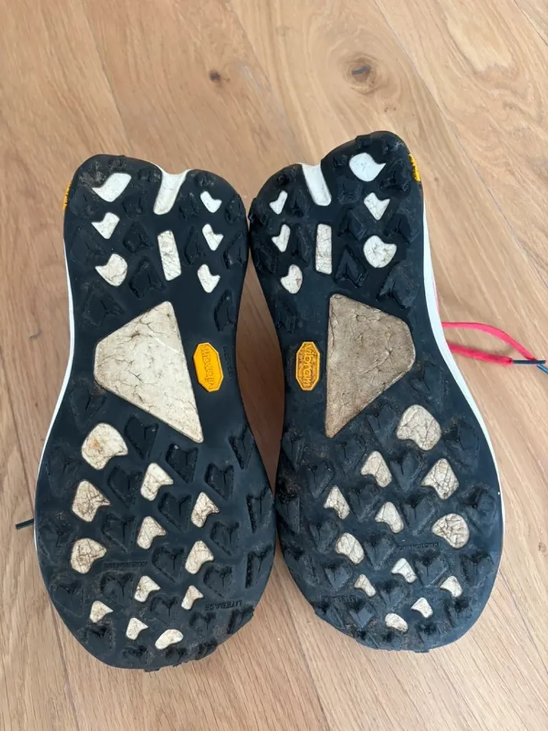 Used Hoka Tecton X3 bike — image 3 of 4