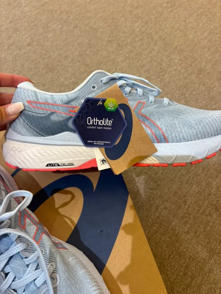 Used Asics Running Shoes bike — image 5 of 5