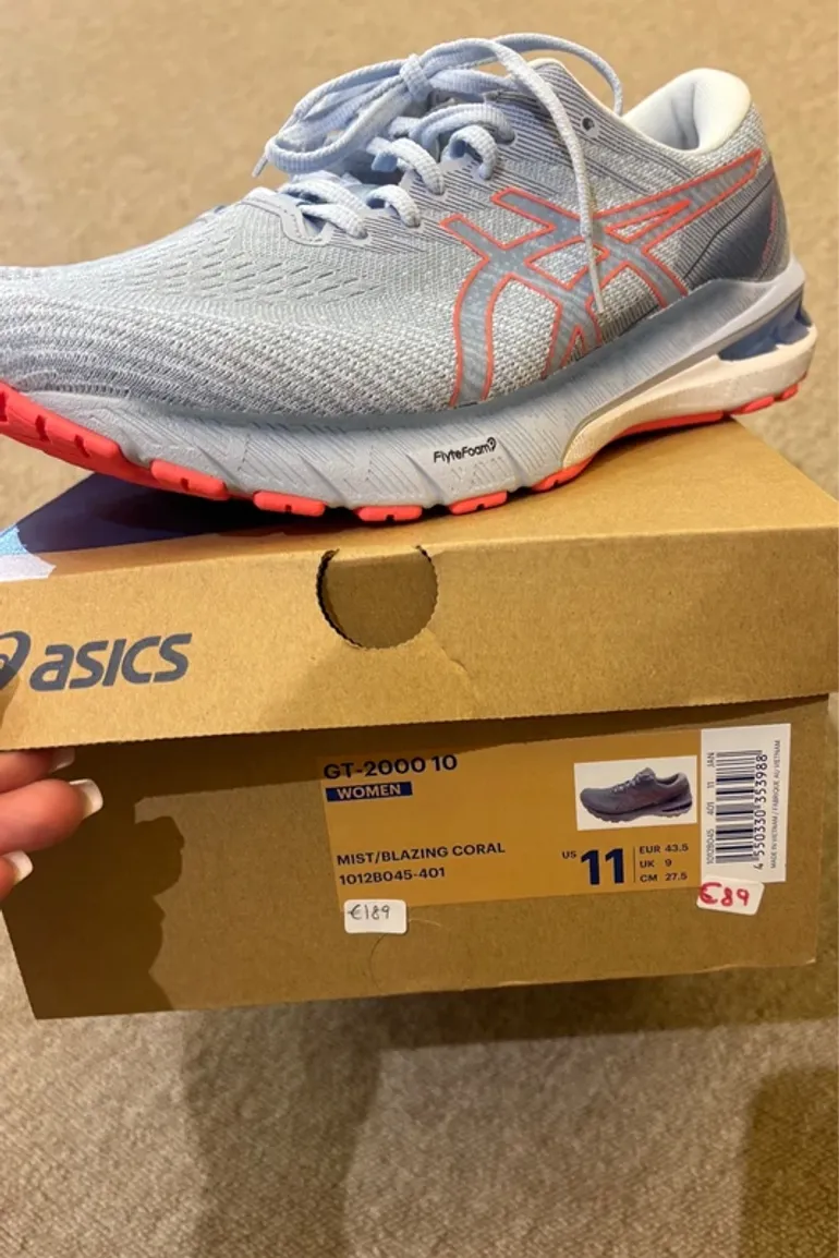 Used Asics Running Shoes bike — image 2 of 5