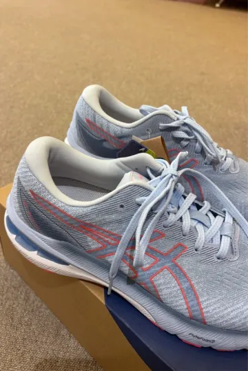 Used Asics Running Shoes bike — image 4 of 5