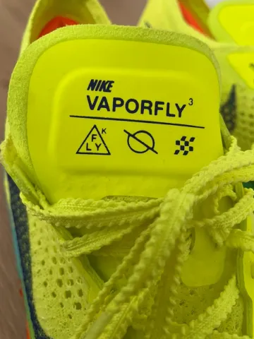 Used Nike ZoomX Vaporfly Next% 3 bike — image 3 of 8
