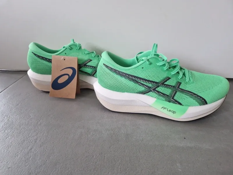Asics Magic Speed 5 Running Shoes d'occasion