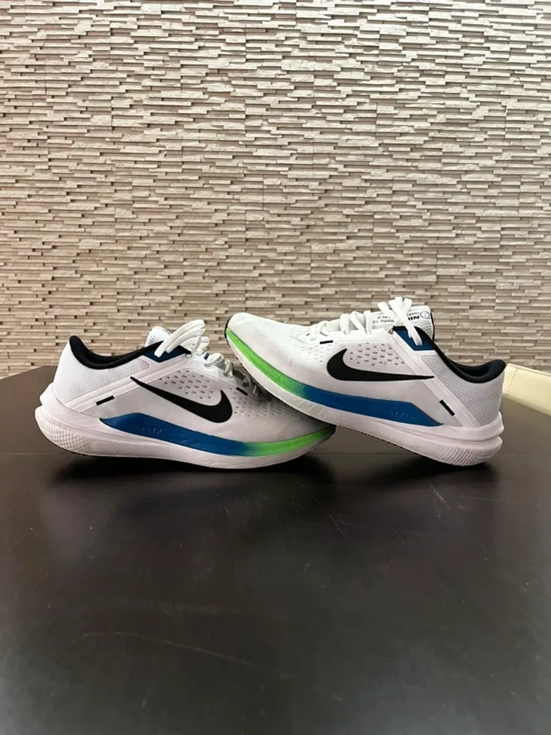 Used Nike Structure 25 Running Shoes
