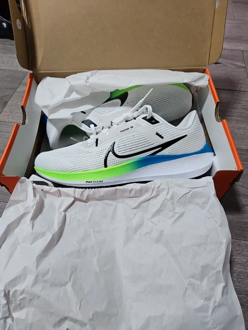 Used Nike Air Zoom Pegasus 40 Running Shoes