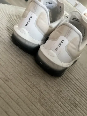 Used White Zoom Fly bike — image 3 of 8