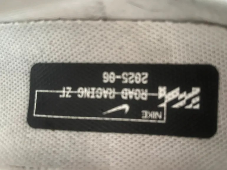 Used White Zoom Fly bike — image 8 of 8