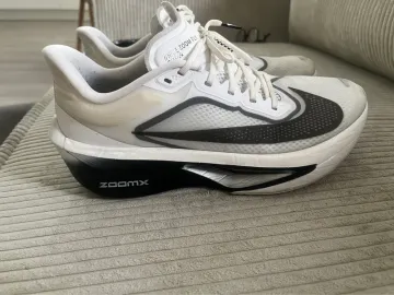Used White Zoom Fly bike — image 1 of 8