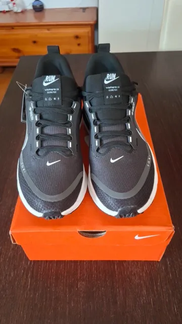 Used Nike Vomero 18 Gore-Tex bike — image 2 of 8