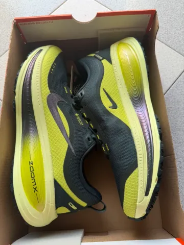Used Nike zoomX bike — image 1 of 4