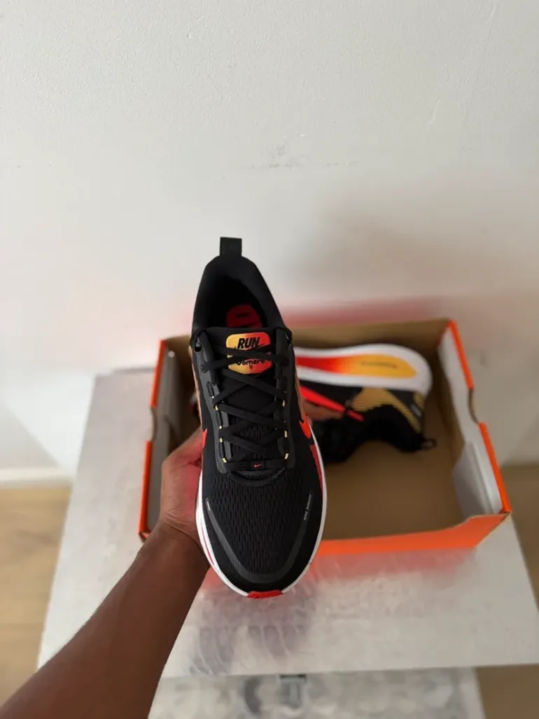 Nike Vomero 18 bike d'occasion — image 4 sur 11