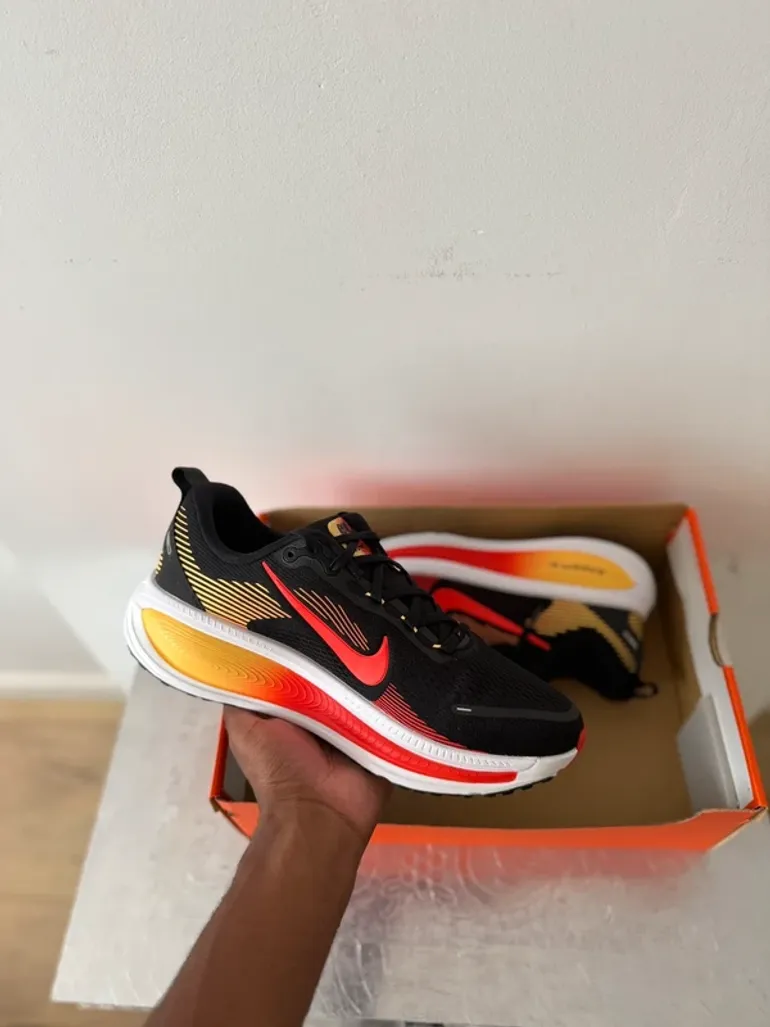 Nike Vomero 18 bike d'occasion — image 3 sur 11