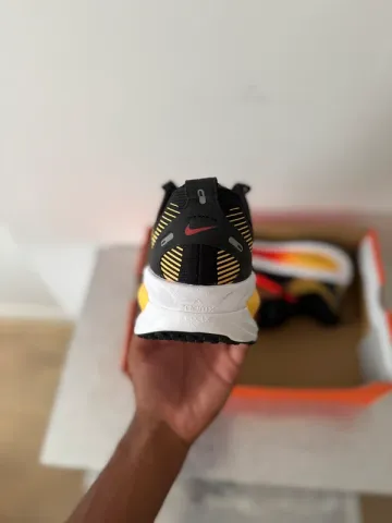 Nike Vomero 18 bike d'occasion — image 5 sur 11