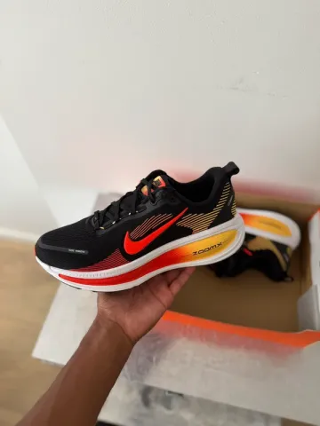 Nike Vomero 18 bike d'occasion — image 2 sur 11