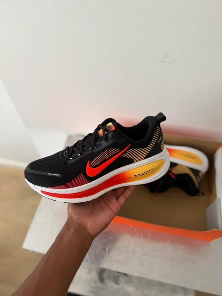 Nike Vomero 18 bike d'occasion — image 2 sur 11