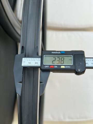 Used non plus 50mm Wheels 2025 bike — image 7 of 11