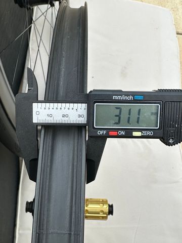 Used non plus 50mm Wheels 2025 bike — image 8 of 11