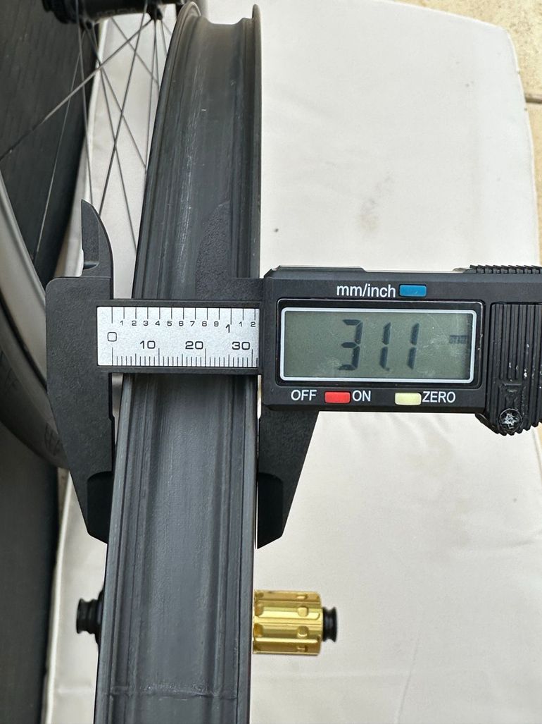 Used non plus 50mm Wheels 2025 bike — image 8 of 11