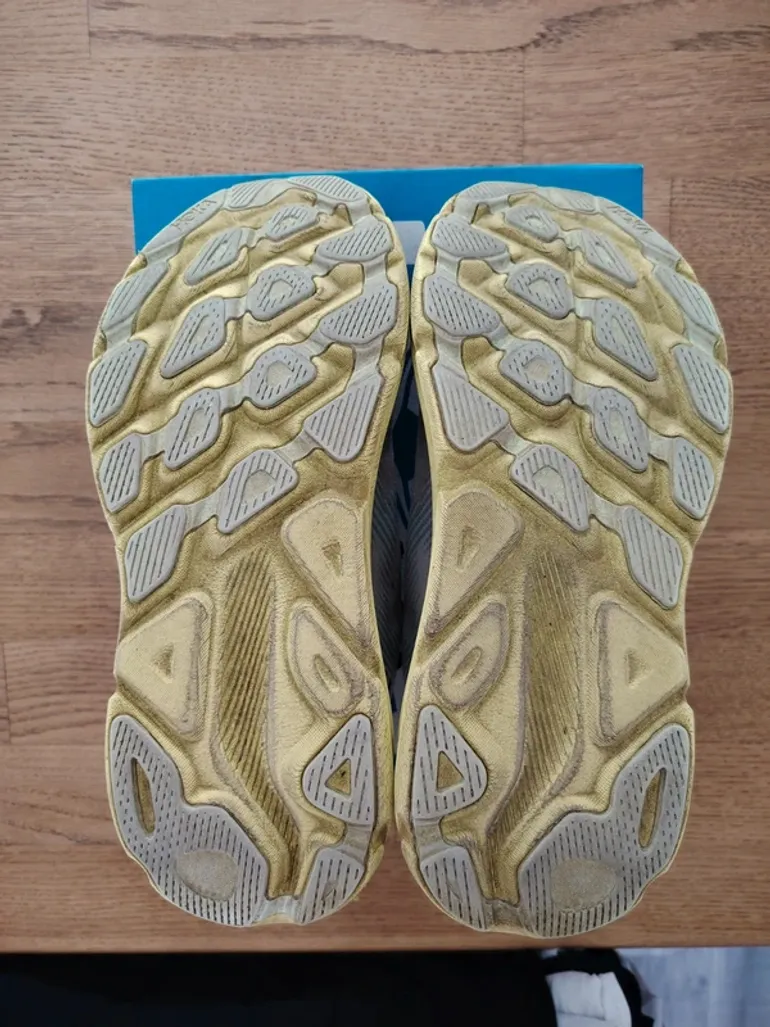 Used Hoka Clifton 9 bike — image 4 of 4