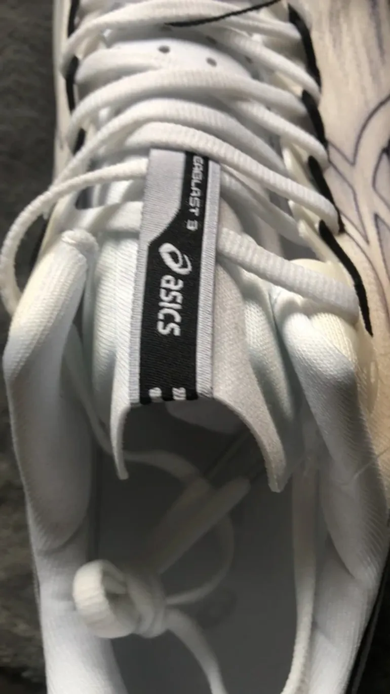 Used White Superblast 3 bike — image 3 of 7