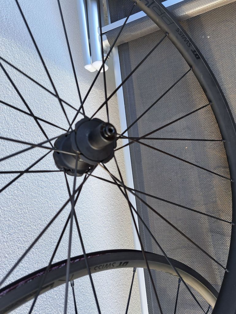 Used Dt Swiss PR 1400 DICUT OXiC Wheelset bike — image 6 of 6