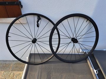 Used Dt Swiss PR 1400 DICUT OXiC Wheelset bike — image 1 of 6