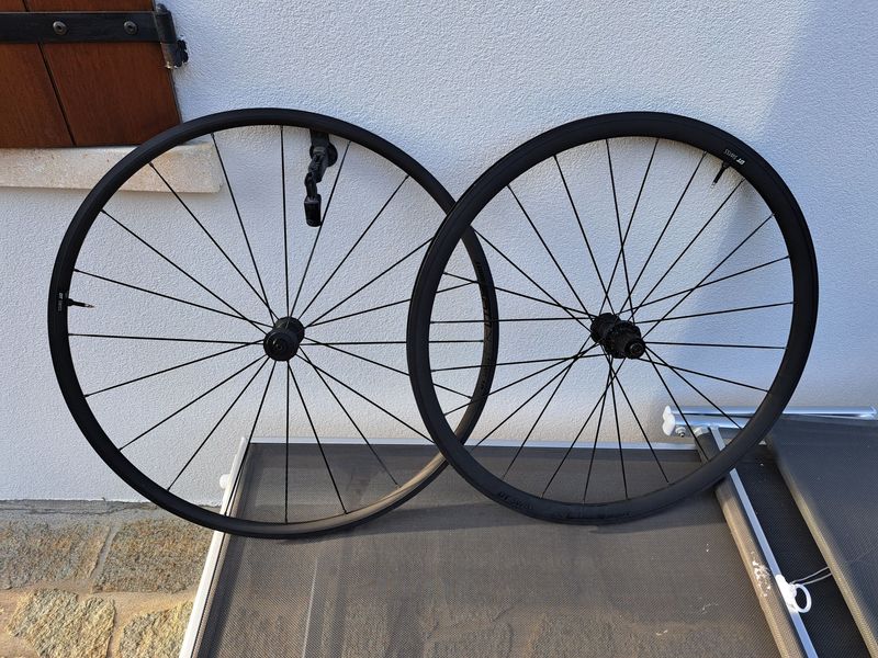 Used Dt Swiss PR 1400 DICUT OXiC Wheelset Wheels