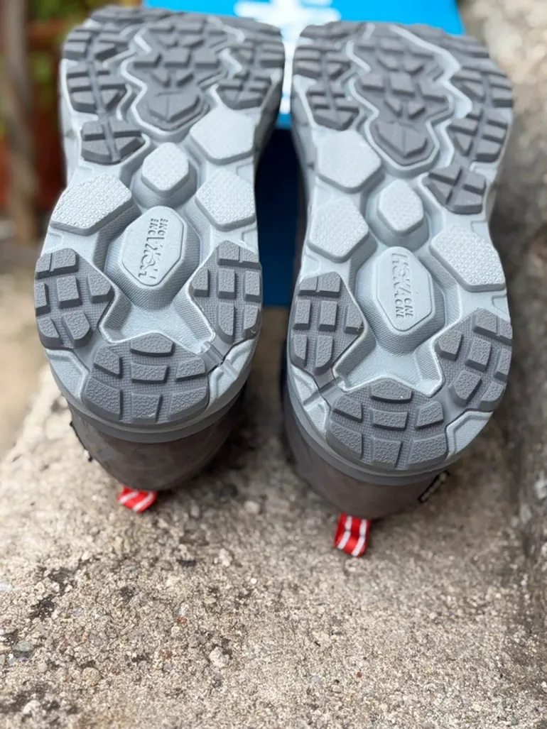 Used Hoka Challenger Low GORE-TEX bike — image 13 of 15