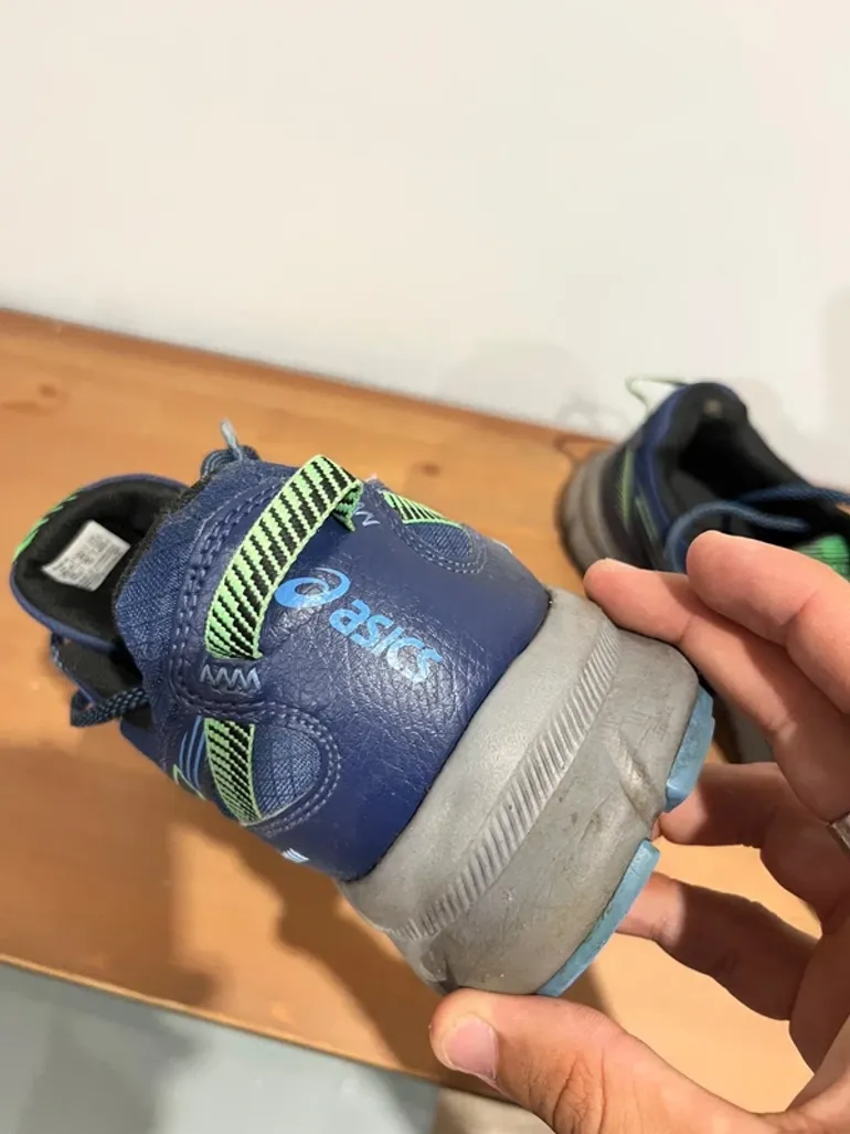 Used Asics Running Shoes bike — image 6 of 7