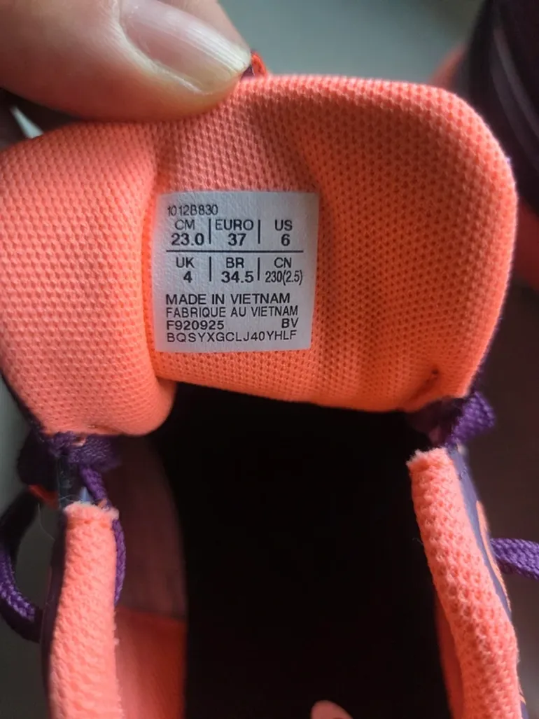 Used Asics Running Shoes bike — image 3 of 3