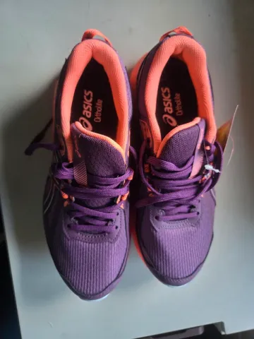 Used Asics Running Shoes bike — image 1 of 3