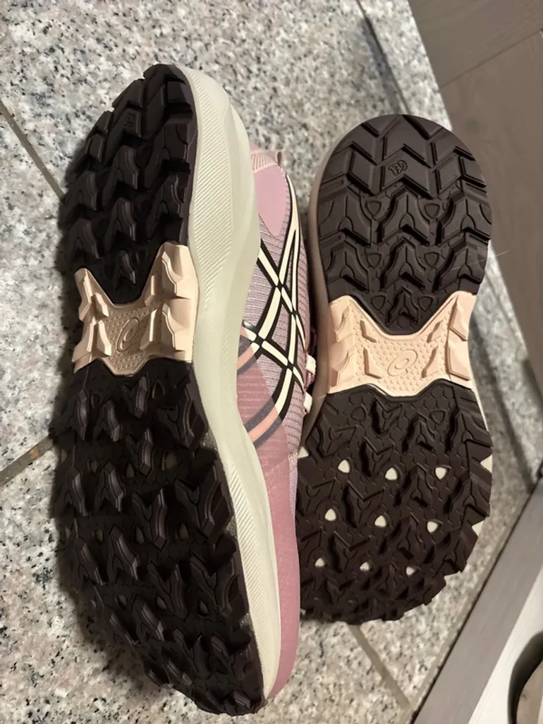 Used Asics Gel-Venture 11 bike — image 3 of 4