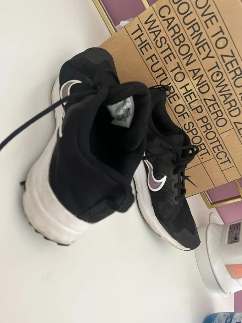 Nike Downshifter 12 NN GS bike de segunda mano — imagen 2 de 5