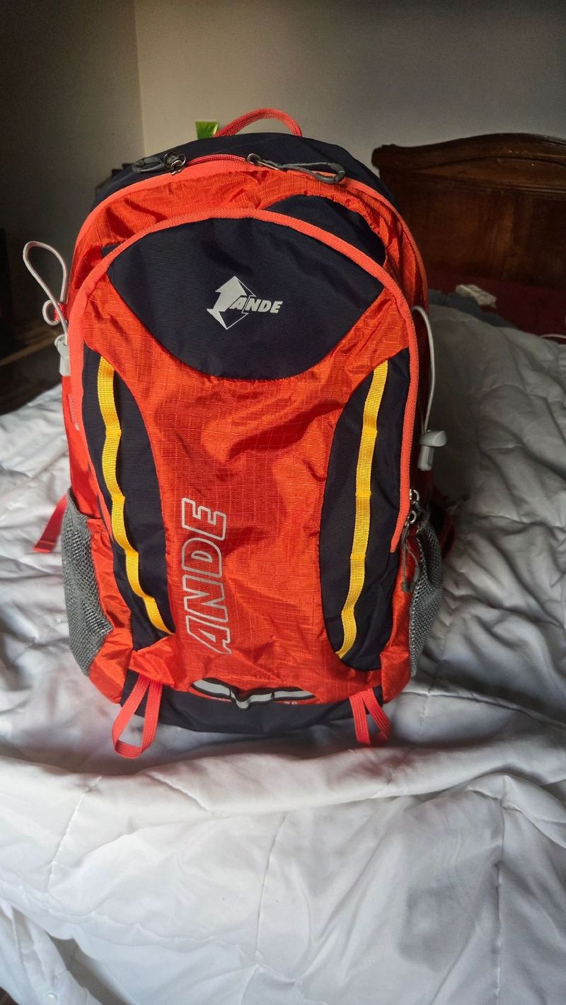 Used Ande Zaino 2025 Hiking