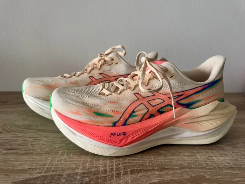 Used Orange Superblast 3 Running Shoes