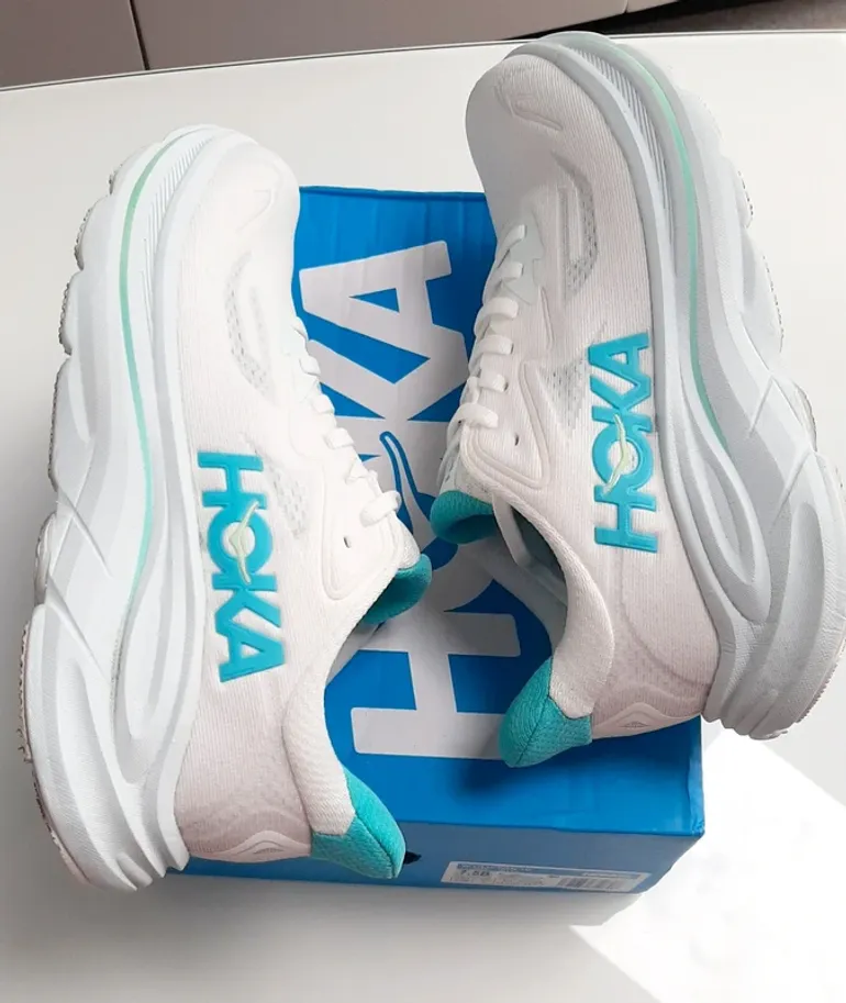 Tweedehands Hoka Clifton 10 bike — afbeelding 4 van 14