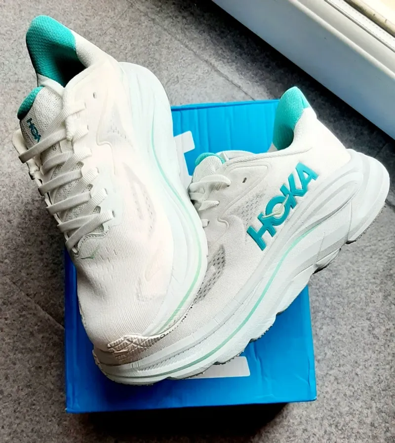 Hoka Clifton 10 Running Shoes d'occasion