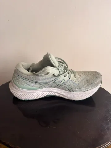 Tweedehands Asics Gel Kayano 29 bike — afbeelding 1 van 3