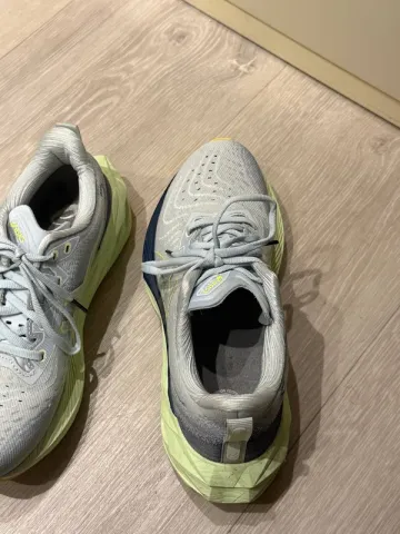 Gebrauchtes Asics Novablast 4 bike — Bild 6 von 6