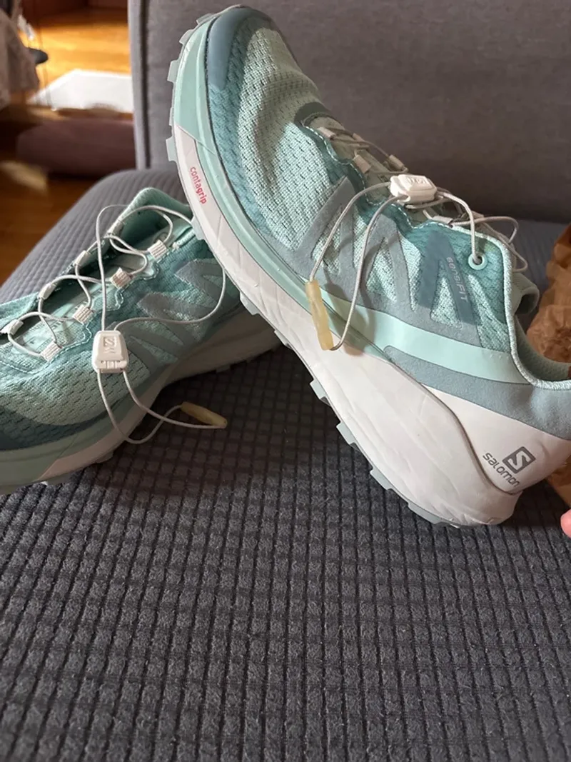 Käytetty Salomon Sense Ride 4 Running Shoes