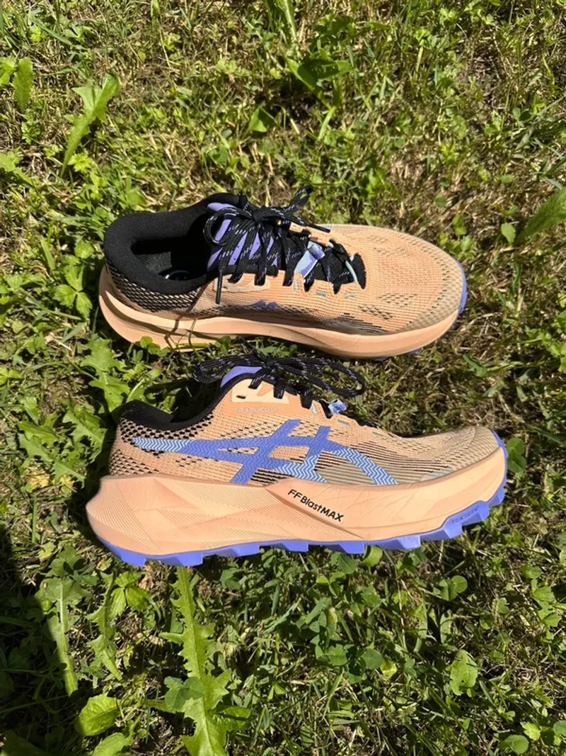 Gebrauchtes Asics Trabuco 14 Running Shoes
