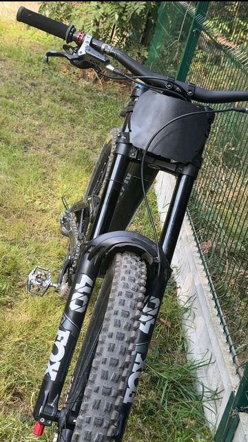 Fox 40 Performance Elite Grip2 2024 bike de segunda mano — imagen 2 de 8