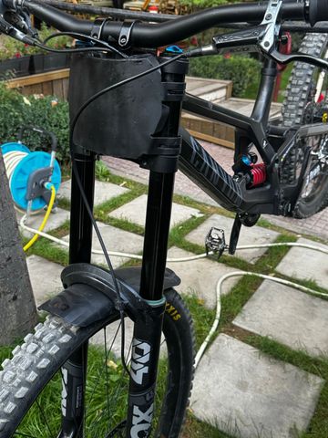 Fox 40 Performance Elite Grip2 2024 bike de segunda mano — imagen 6 de 8