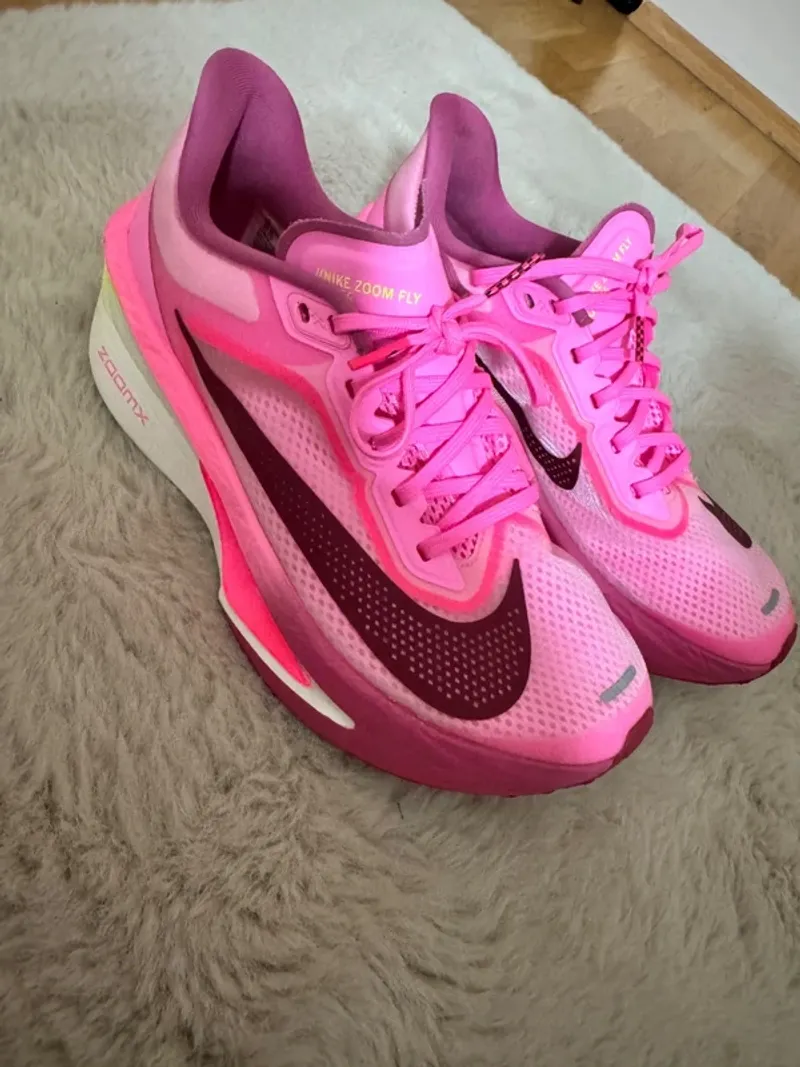 Used Nike Zoom Fly 6 Running Shoes