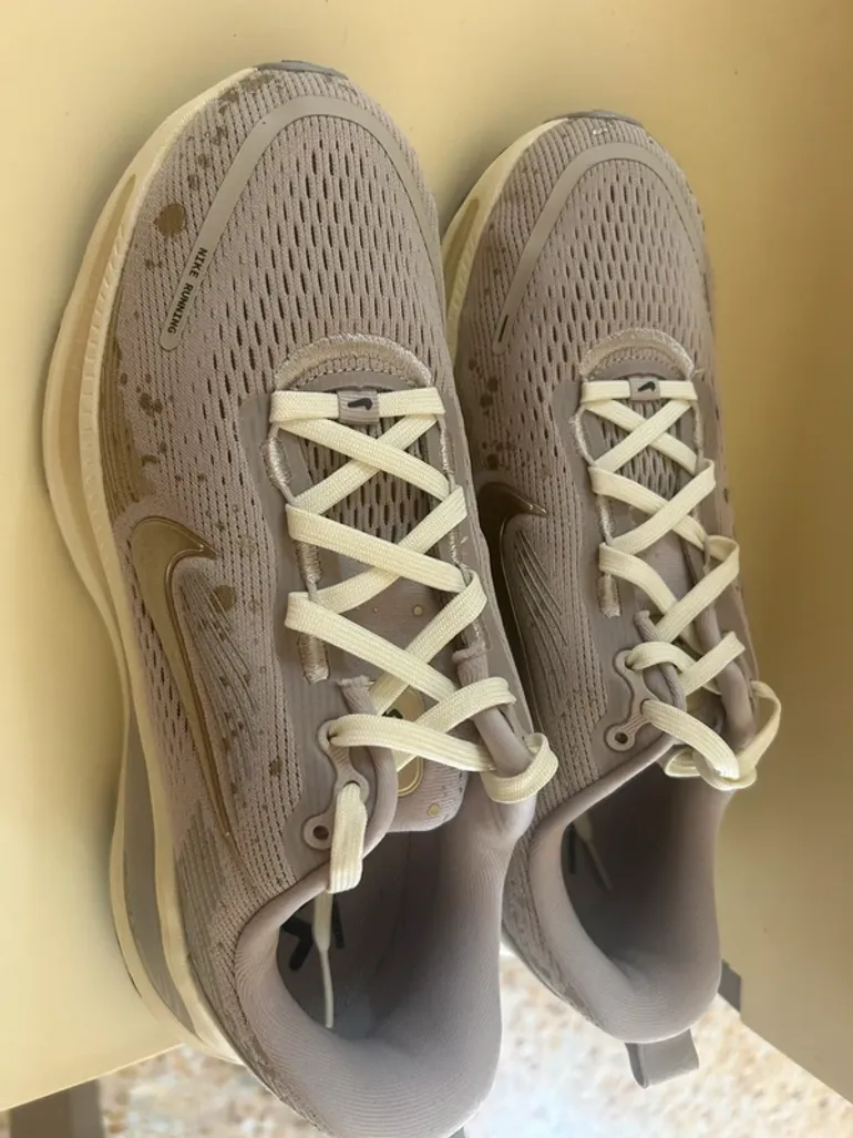 Nike Vomero 18 bike d'occasion — image 2 sur 4